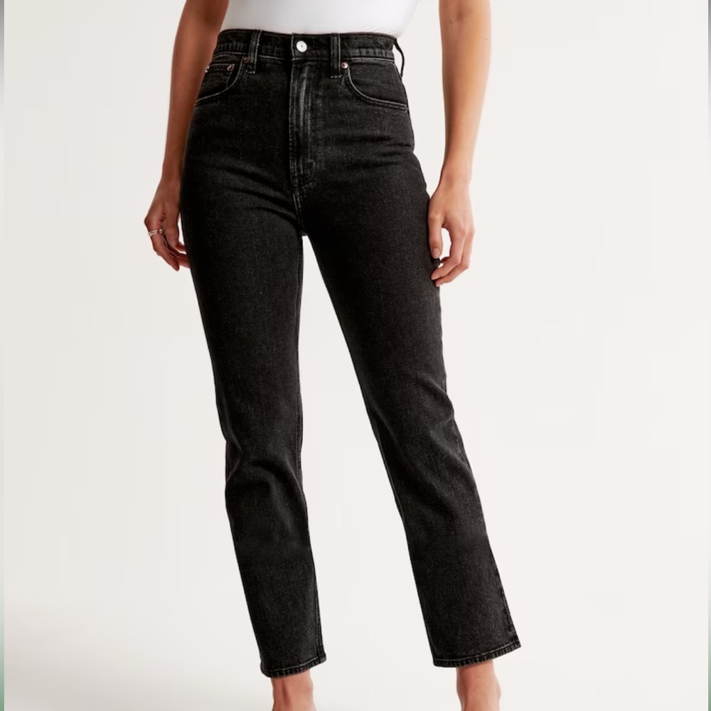 Abercrombie ultra high rise ankle straight jeans so 26/2 short